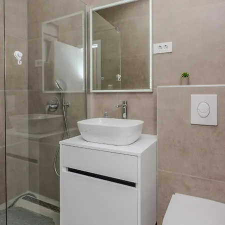 Luxurious In Feriehus Vrsi