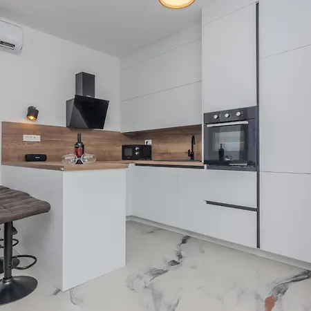 3 Bedroom Awesome In Holiday home Vrsi