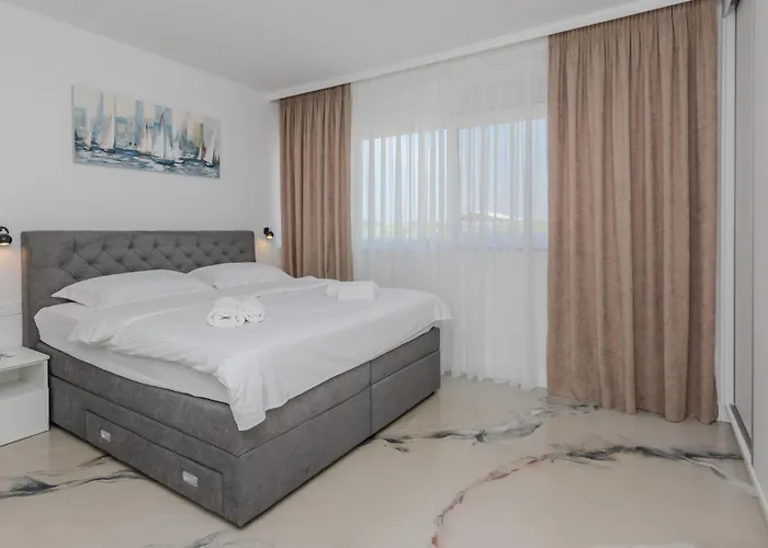 3 Bedroom Awesome In Vrsi