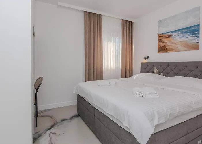 3 Bedroom Awesome In *