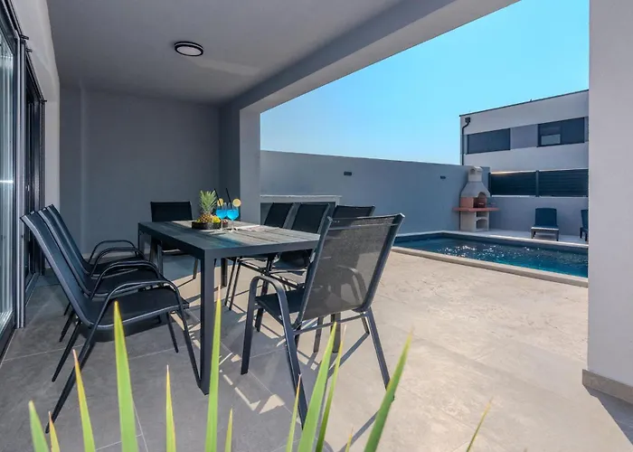 Dom wakacyjny 3 Bedroom Awesome In